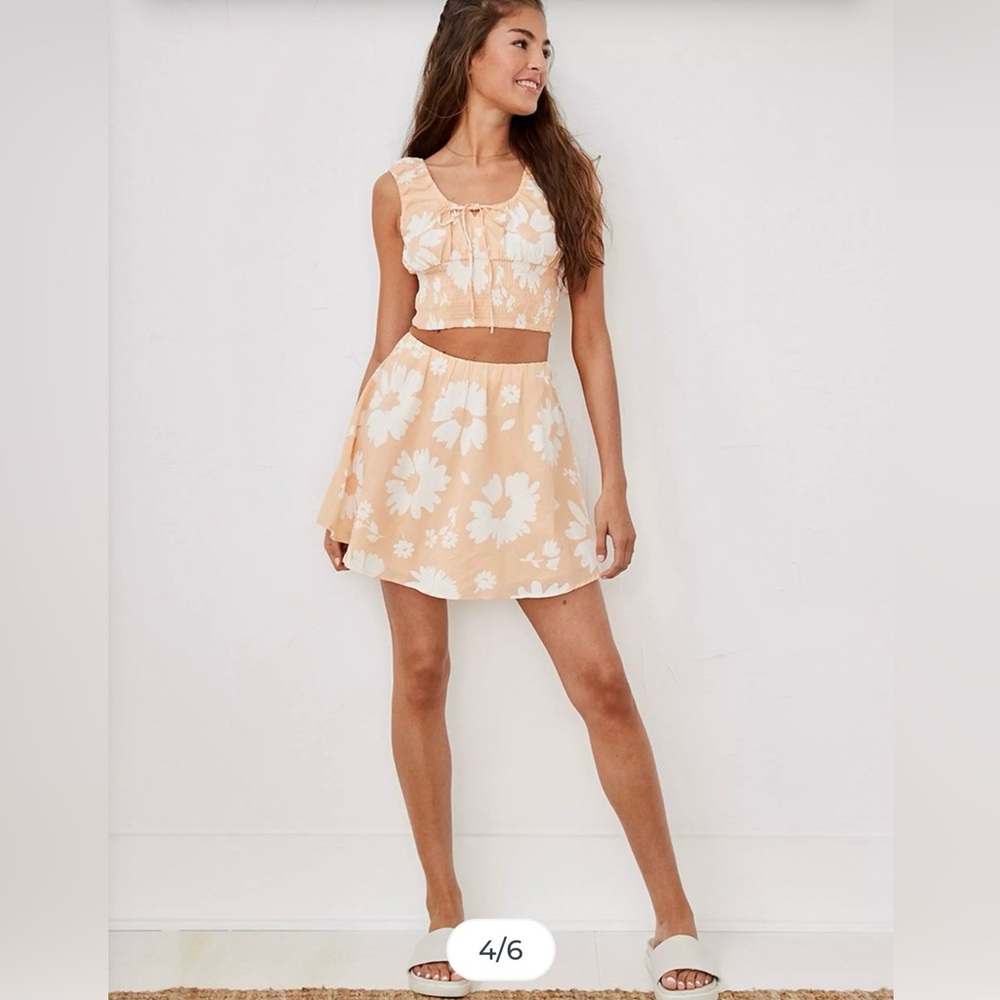 American Eagle Women’s Peach and White Floral Set